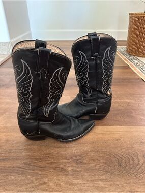 Black Leather Embroidered Western Cowboy Cowgirl Boots- Flawed